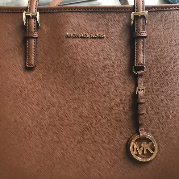 👜 MICHAEL KORS BROWN LEATHER LARGE BAG! - Picture 5 of 8